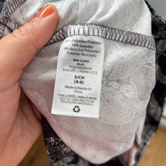 Celebrate Halloween nwt black acid wash paisley skeleton skulls - Picture 5 of 6